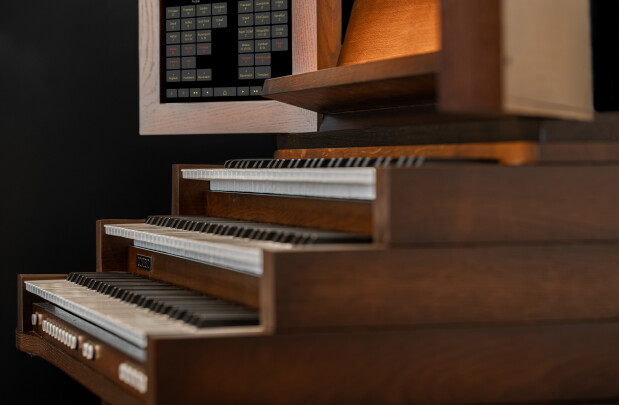 323 — detalle altavoces