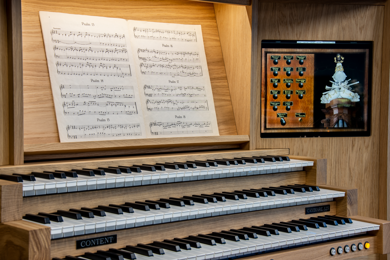 Cambiare 325 — detalle lateral