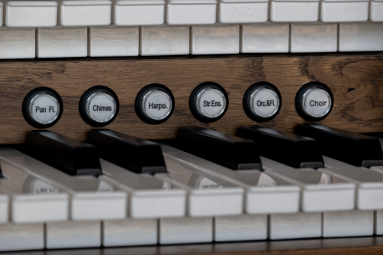 Chapel 246R — detalle