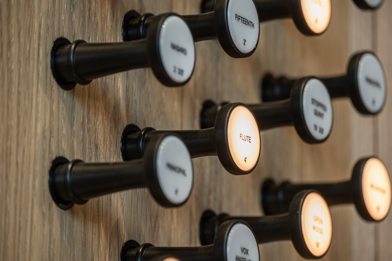 Chapel 340R — consola