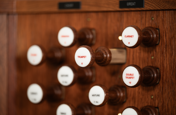 Chapel 354R — detalle tiradores