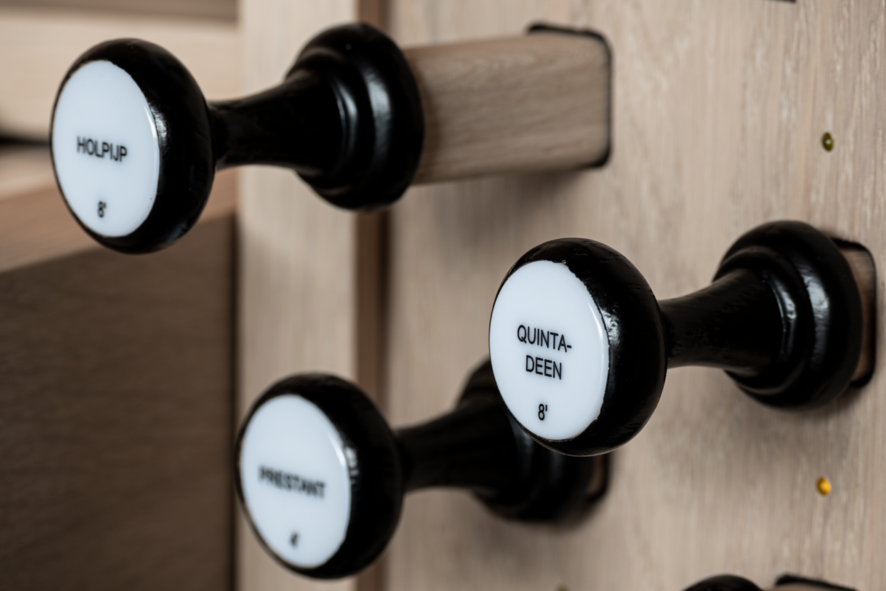 Mondri 340 — tiradores