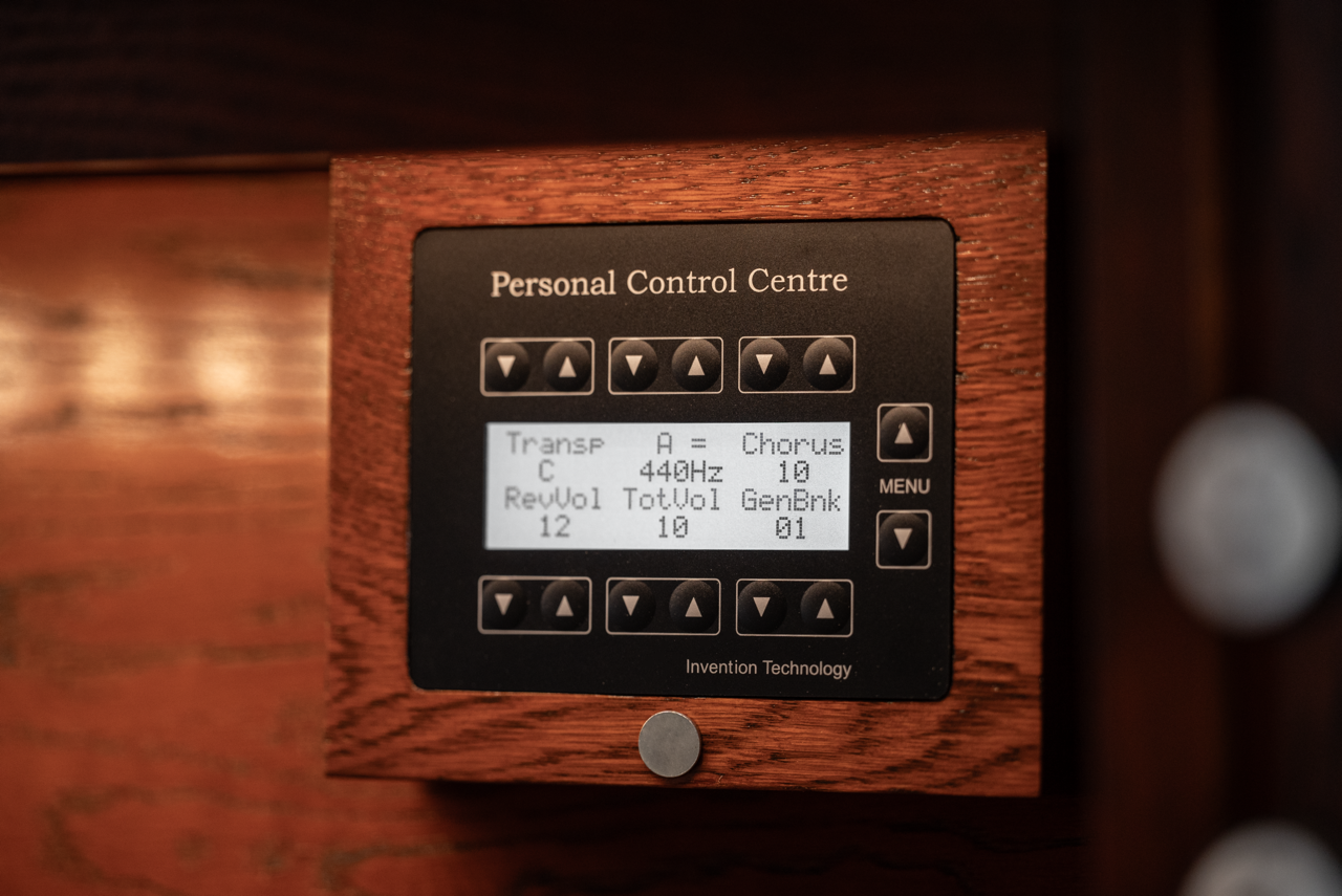 Mondri 354 — tiradores