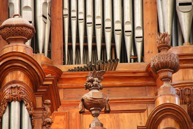 St. Maximin Basilique — órgano Isnard
